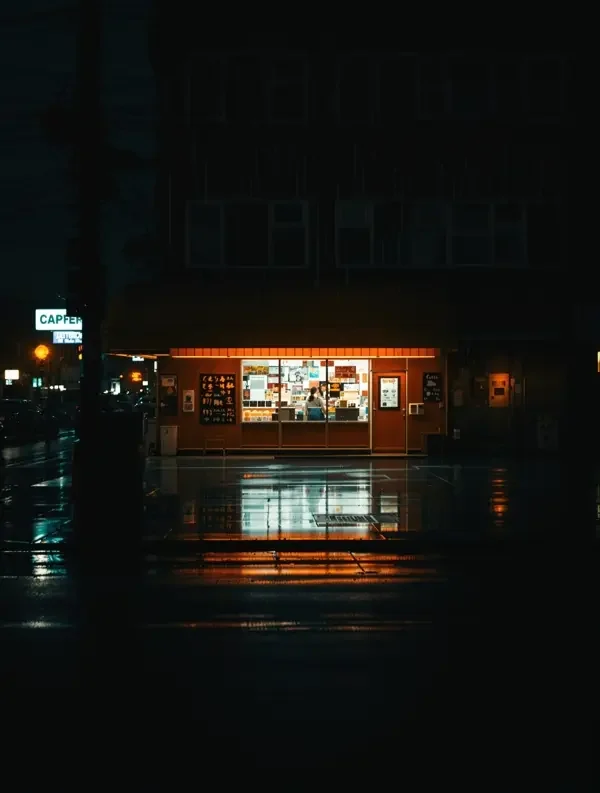 雨夜便利店 - 菠萝电影巨幕影厅 雨夜便利店 影片封面